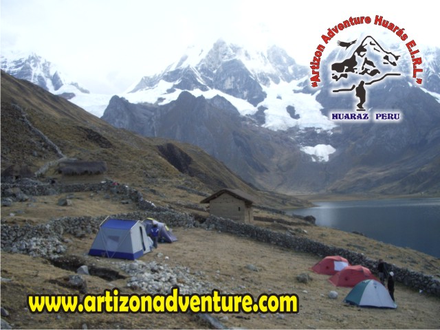 Vista desde el paso de Cacananpunta Huayhuash FOTO: MONTSE CASTILLO